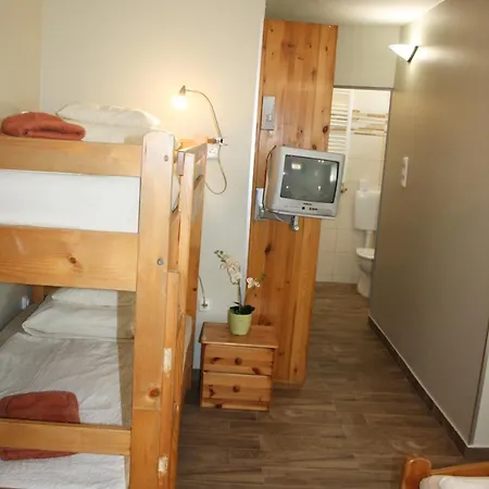 Polus Oda ve Kahvaltı 3*