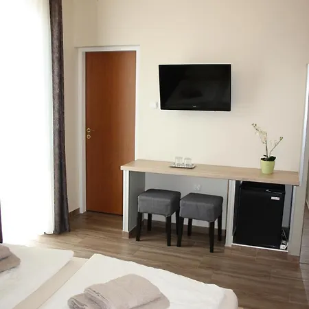 Oda ve Kahvaltı Polus 3*