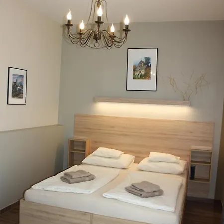 Polus Bed & Breakfast 3*