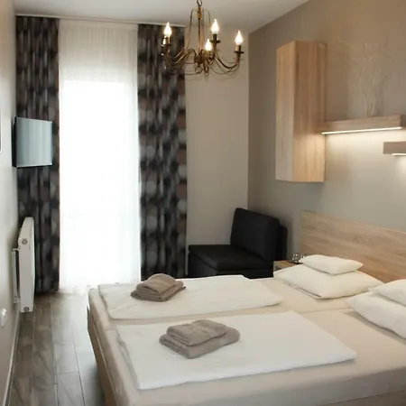 Polus Oda ve Kahvaltı 3*