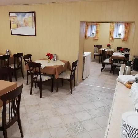 Polus فندق مبيت وإفطار